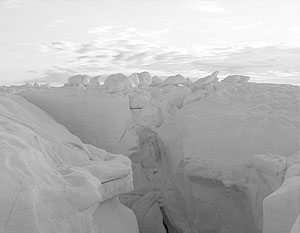 Гренландия стала опасной. Ученые констатируют разрушение ледяного покрова Гренландии и предупреждают об угрозе для жизни людей. Фото: nasa.gov