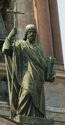 Статуя Апостола Филиппа на Исаакиевском соборе. Санкт-Петербург. Россия. Скульптор Витали