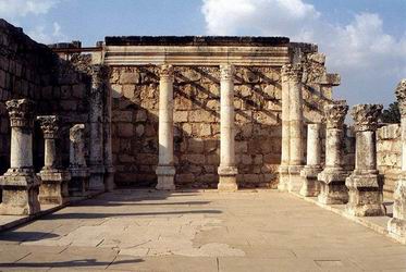 Реконструированная иудейская синагога в Капернауме