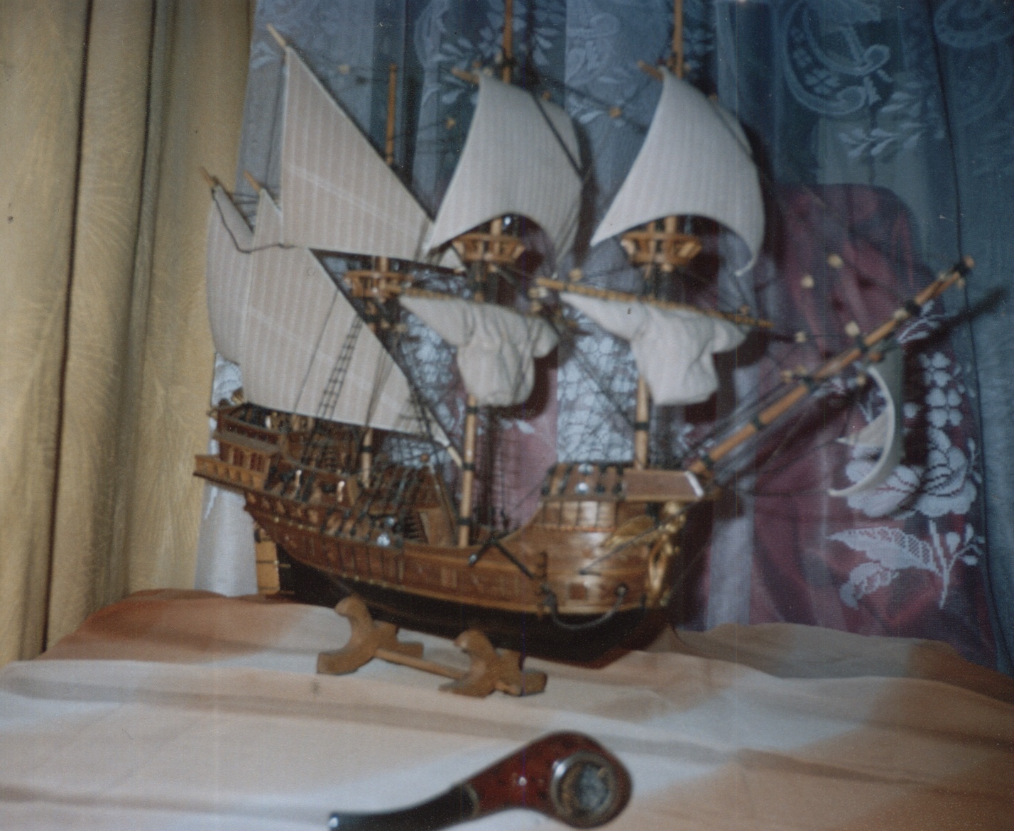 Парусный трехмачтовый тридцатишестипушечный корабль конца 18 - начала 19 века. Коллекционная модель